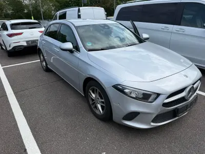 Gebraucht Mercedes A180 116 PS (85 kW) 2018 Silber Limousine