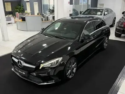 Gebraucht Mercedes CLA200 Shooting Brake Urban 136 PS (100 kW) 2017 Schwarz Kombi