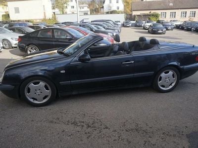 Gebraucht Mercedes CLK320 Elegance 218 PS (160 kW) 1999 Schwarz metallic Cabrio