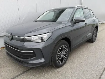 Neu VW Tiguan Life 150 PS (110 kW) 2025 Delfingrau metallic SUV