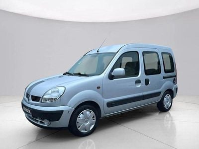 Grau Gebraucht 2004 Renault Kangoo Privilege Van / Kleinbus | 7.290 € (Teuer)