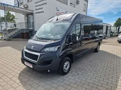 Gebraucht Peugeot Boxer Premium 243 PS (178 kW) 2022 Lackierung grau graphito/metal Van