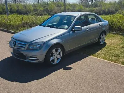 Gebraucht Mercedes C180 Elegance 156 PS (114 kW) 2010 Grau Limousine