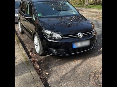 Gebraucht VW Touran Highline 140 PS (102 kW) 2014 Schwarz Van / Kleinbus