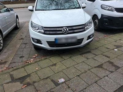 Silber Gebraucht 2015 VW Tiguan SUV | 11.900 € (Guter Preis)