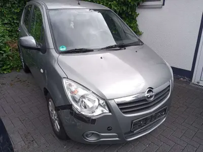 Gebraucht Opel Agila Edition 68 PS (50 kW) 2011 Meteoritgrau m2 Kleinwagen