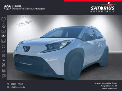 Neu Toyota Aygo X X-play 72 PS (52 kW) 2025 Weiß SUV