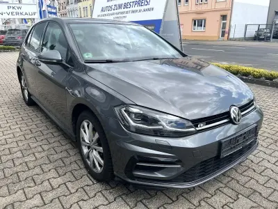Gebraucht VW Golf VII R-line 150 PS (110 kW) 2019 Grau Limousine