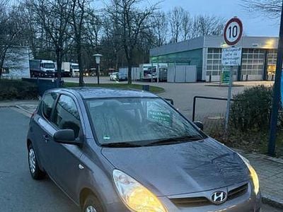 Gebraucht Hyundai i20 Classic 77 PS (56 kW) 2009 Grau Kleinwagen