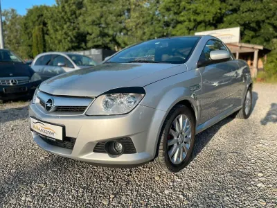 Używany Opel Tigra Edition 125 KM (91 kW) 2009 Srebrny Kabriolet