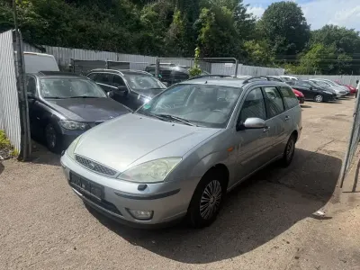 Gebraucht Ford Focus Ghia 131 PS (96 kW) 2004 Silber Limousine