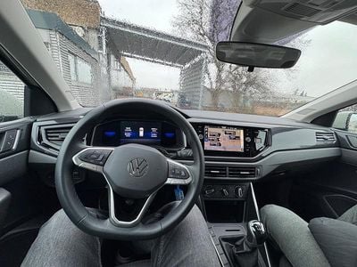 Usata VW Polo Life 95 CV (69 kW) 2022 Grigio Utilitaria