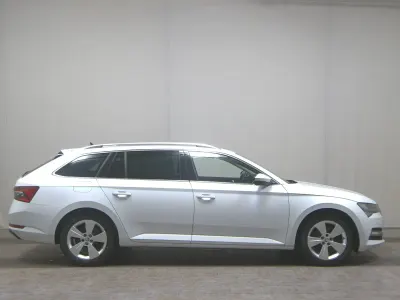 Gebraucht Skoda Superb Style 200 PS (147 kW) 2022 Weiss Kombi