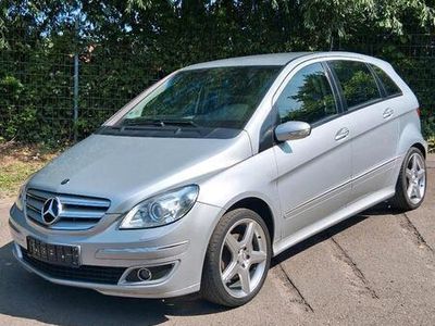 Mercedes B200