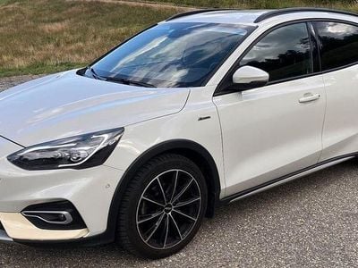 Gebraucht Ford Focus Active X 155 PS (114 kW) 2020 Weiß Limousine