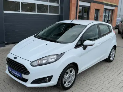 Gebraucht Ford Fiesta Trend 101 PS (74 kW) 2013 Weiß Limousine