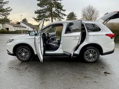 Gebraucht Mitsubishi Outlander 150 PS (110 kW) 2016 Weiß SUV