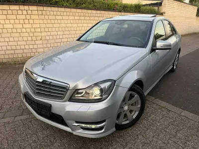 Gebraucht Mercedes C200 AMG line 184 PS (135 kW) 2012 Iridiumsilber  metalliclack Limousine
