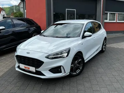 Gebraucht Ford Focus ST-Line X 120 PS (88 kW) 2021 Frostweiß Limousine