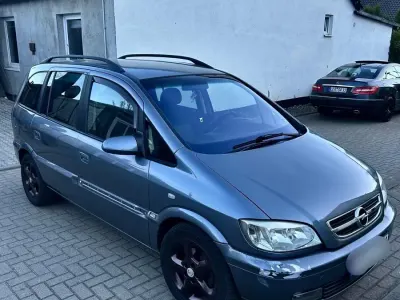 Używany Opel Zafira 116 KM (85 kW) 2004 Szary Minivan