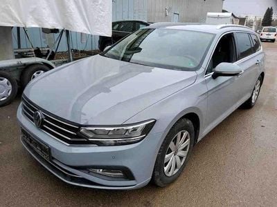 Gebraucht VW Passat Business 200 PS (147 kW) 2023 Mondsteingrau Kombi