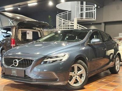 Gebraucht Volvo V40 Kinetic 152 PS (111 kW) 2017 Blau Limousine