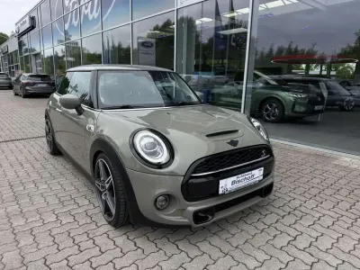Gebraucht Mini Cooper S 192 PS (141 kW) 2021 Emerald grey metallic Kleinwagen