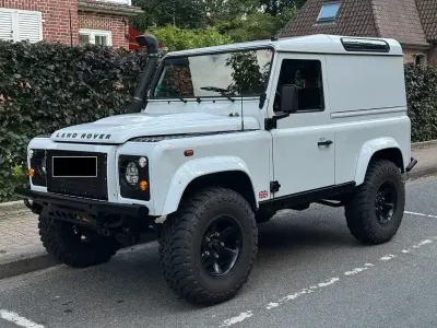Gebraucht Land Rover Defender 122 PS (89 kW) 2012 Weiß SUV