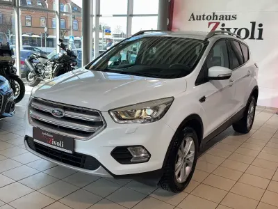 Usado Ford Kuga Titanium 150 HP (110 kW) 2017 Branco SUV