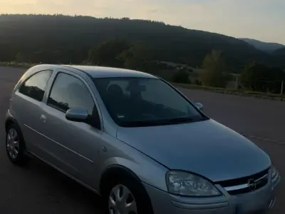 Gebraucht Opel Corsa 80 PS (58 kW) 2005 Silber Kleinwagen