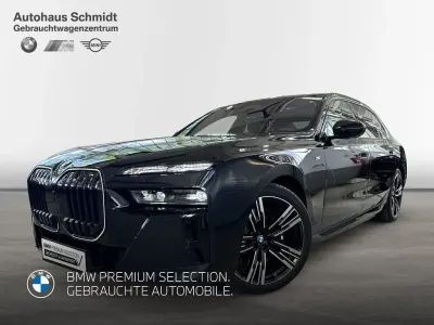 Gebraucht BMW i7 M Sport 400 kW (544 PS) 2025 M carbonschwarz Limousine