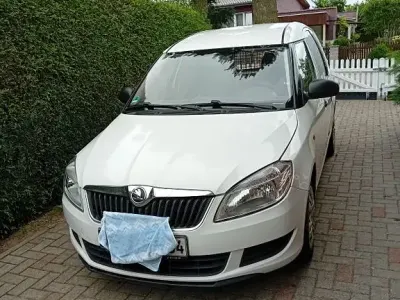 Gebraucht Skoda Roomster 75 PS (55 kW) 2011 Weiß Van / Kleinbus