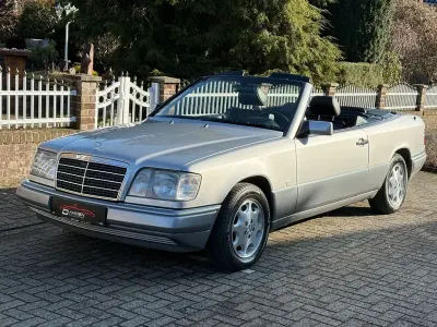 Gebraucht Mercedes E220 150 PS (110 kW) 1996 Silber Cabrio