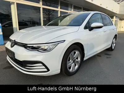 Gebraucht VW Golf VIII Life 150 PS (110 kW) 2020 Weiß Limousine