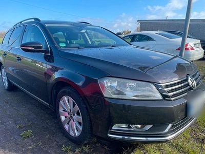 Gebraucht VW Passat 140 PS (102 kW) 2011 Grau Kombi