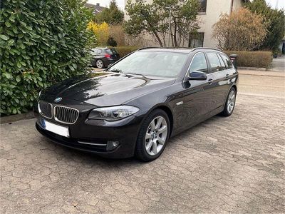 Gebraucht BMW 530 Sport Line 258 PS (189 kW) 2011 Schwarz Kombi