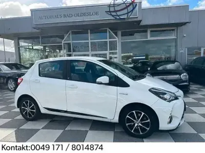 Gebraucht Toyota Yaris Hybrid Team 75 PS (55 kW) 2018 Weiß Limousine