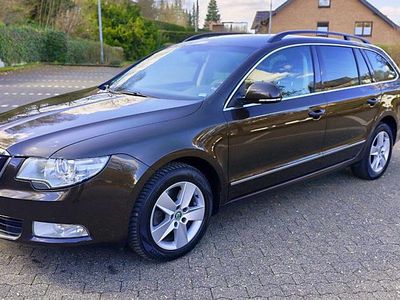 Gebraucht Skoda Superb Elegance 170 PS (125 kW) 2012 Braun Kombi
