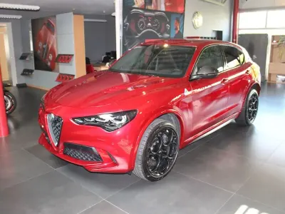 Neu Alfa Romeo Stelvio Quadrifoglio 519 PS (381 kW) 2026 Tipo 33 rotmetallic SUV