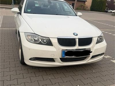 Gebraucht BMW 320 150 PS (110 kW) 2006 Weiß Limousine