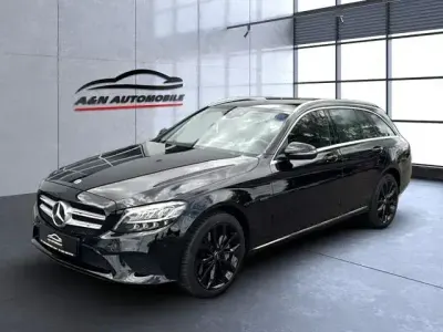 Gebraucht Mercedes C300 Avantgarde 122 PS (89 kW) 2020 Schwarz Limousine