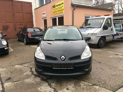 gebraucht Renault Clio 1.2 16V Authentique EURO4,TÜVbis 03/2023