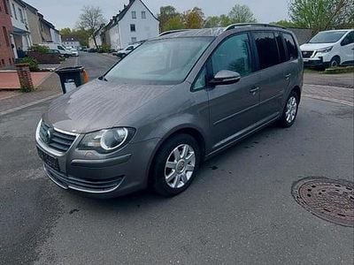Gebraucht VW Touran 140 PS (102 kW) 2010 Grau Van / Kleinbus