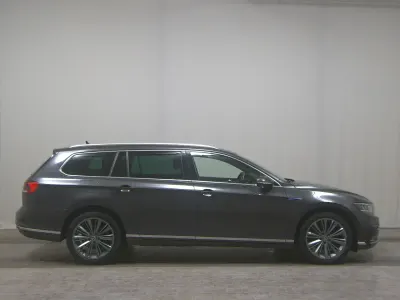 Gebraucht VW Passat Pro 218 PS (160 kW) 2022 Grau Kombi
