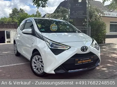Gebraucht Toyota Aygo X-play 72 PS (52 kW) 2018 Weiß Kleinwagen