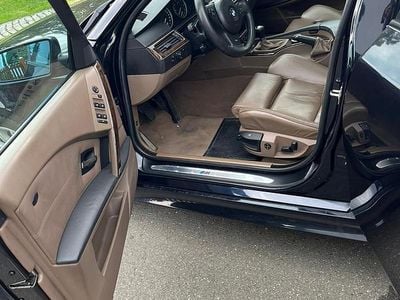 Gebraucht BMW 560L M Sport 177 PS (130 kW) 2006 Schwarz Limousine