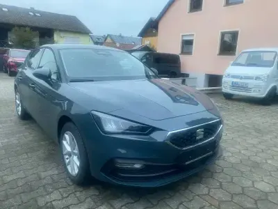 Gebraucht Seat Leon Style 116 PS (85 kW) 2025 Blau Limousine