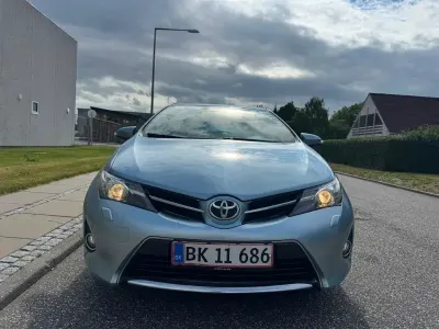 Gebraucht Toyota Auris Cool 90 PS (66 kW) 2013 Blau Limousine