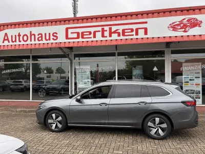 Gebraucht VW Passat Business 150 PS (110 kW) 2025 Grau Kombi