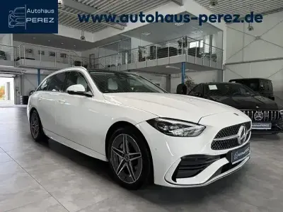 Używany Mercedes C300e AMG 204 KM (150 kW) 2024 Biały Sedan/Limuzyna